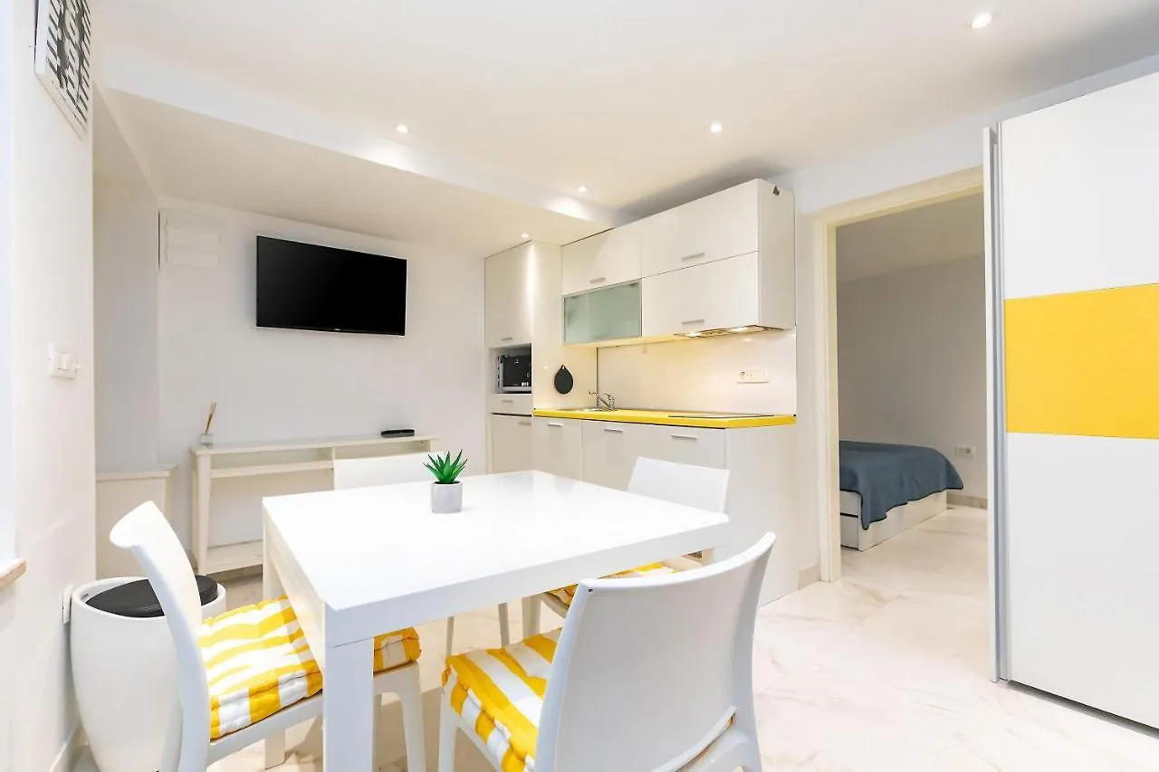 Apartment In The Heart Of Carera Street Rovinj