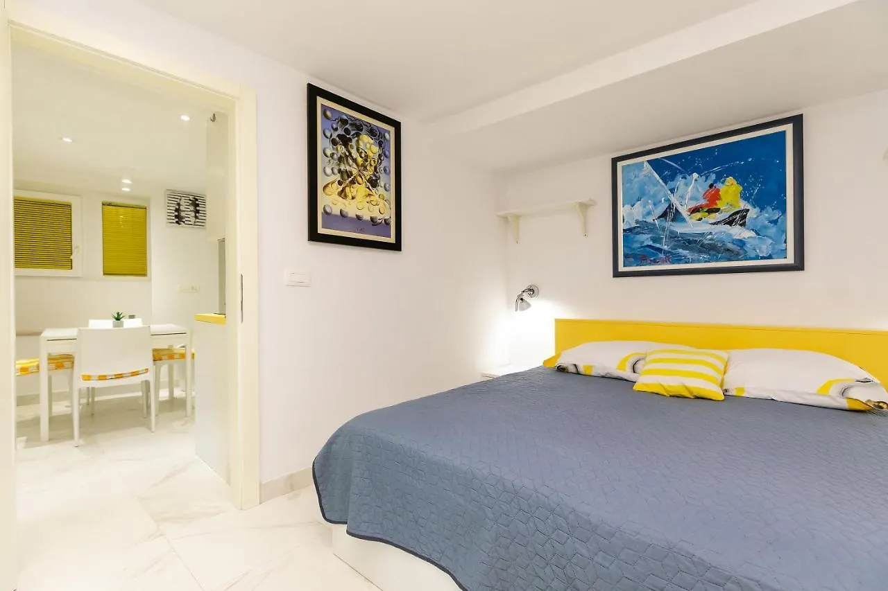 Apartment In The Heart Of Carera Street Rovinj Croatia